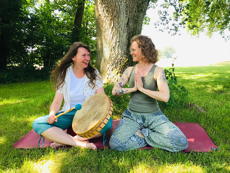 Yoga Trommelreise mit Miriam Lütjen und Frauke Klemme